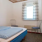 10 Person In Harboore-by Traum הרבור