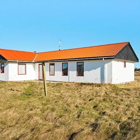 10 Person In Harboore-by Traum